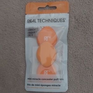 Real Techniques Bright Orange Concealer Puffs